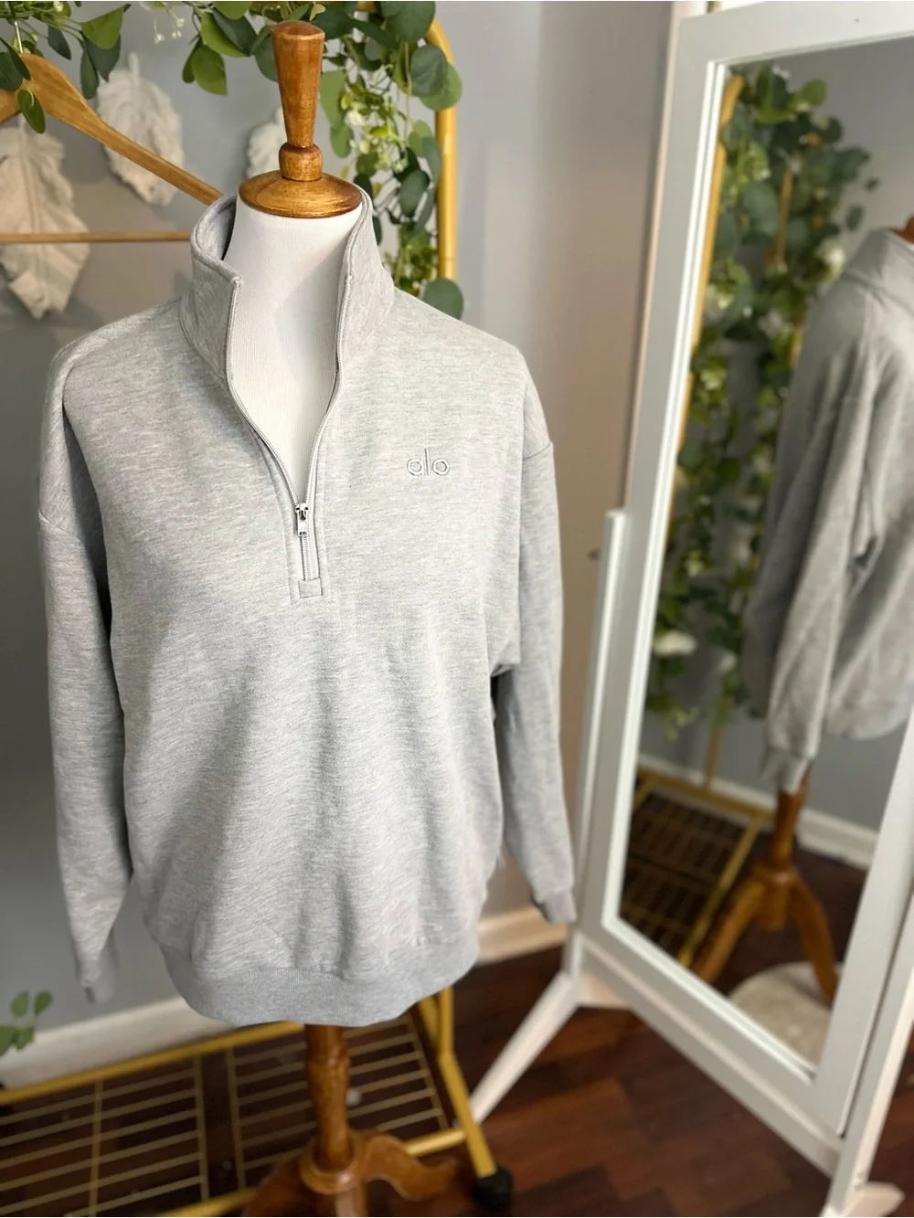 •nwt• Alo Accolade Quarter-Zip Pullover in Grey - Picture 2 of 9